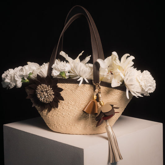 Llavero Flor Campana — Elegancia Natural