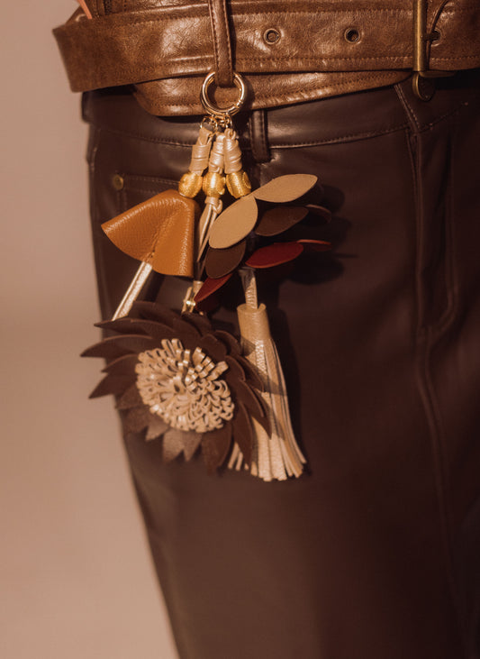 Llavero Flor Solar — Poder y Presencia