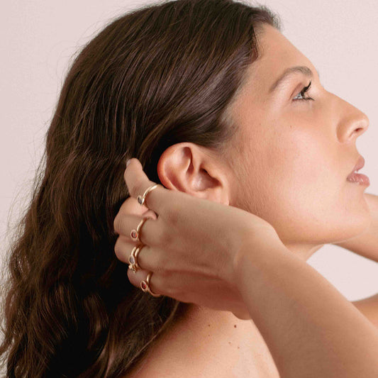 Anillo dorado color single