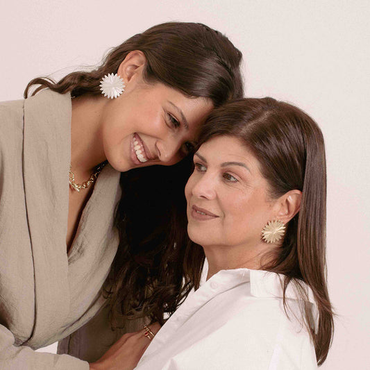 Aretes Camelia Dorados