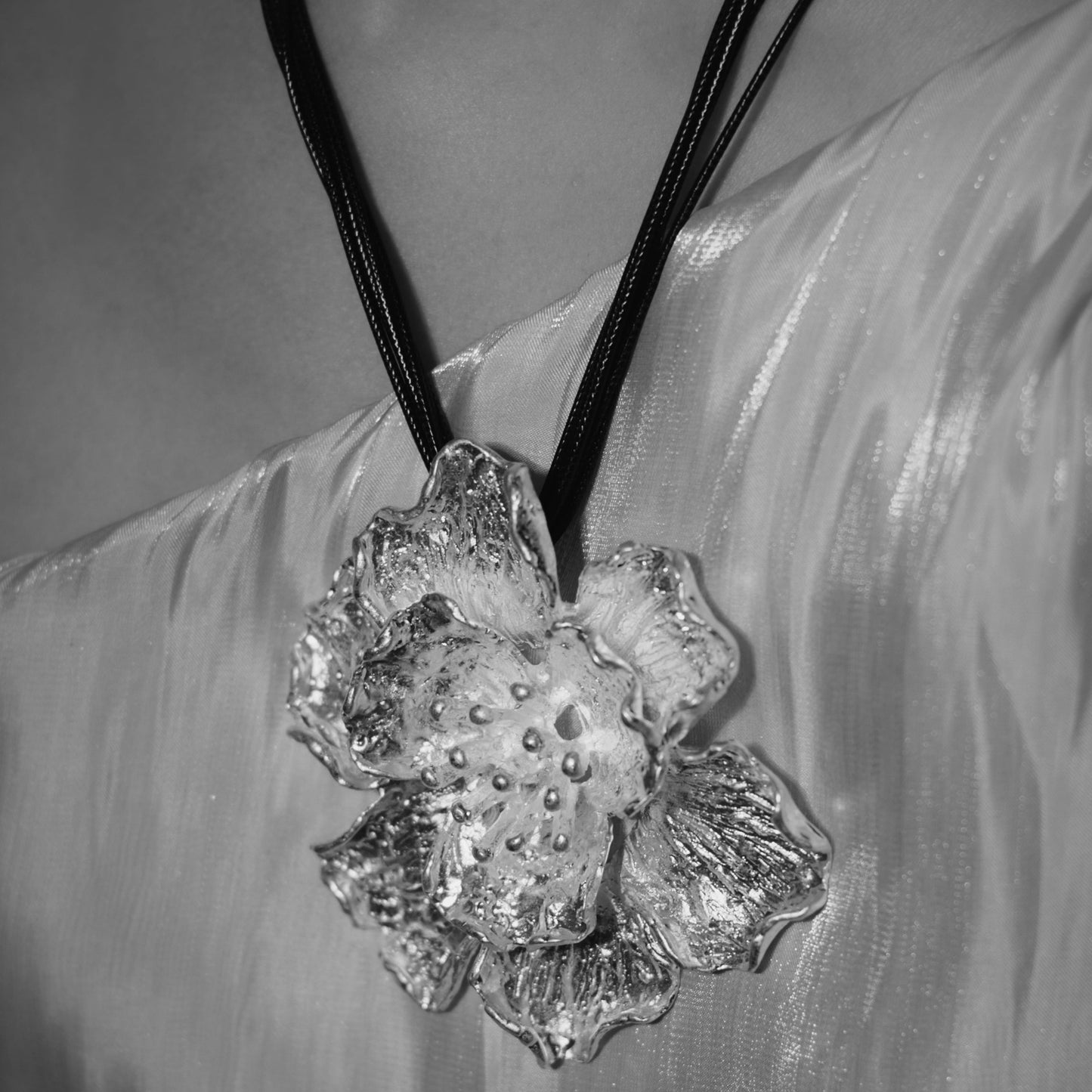 Collar Flora