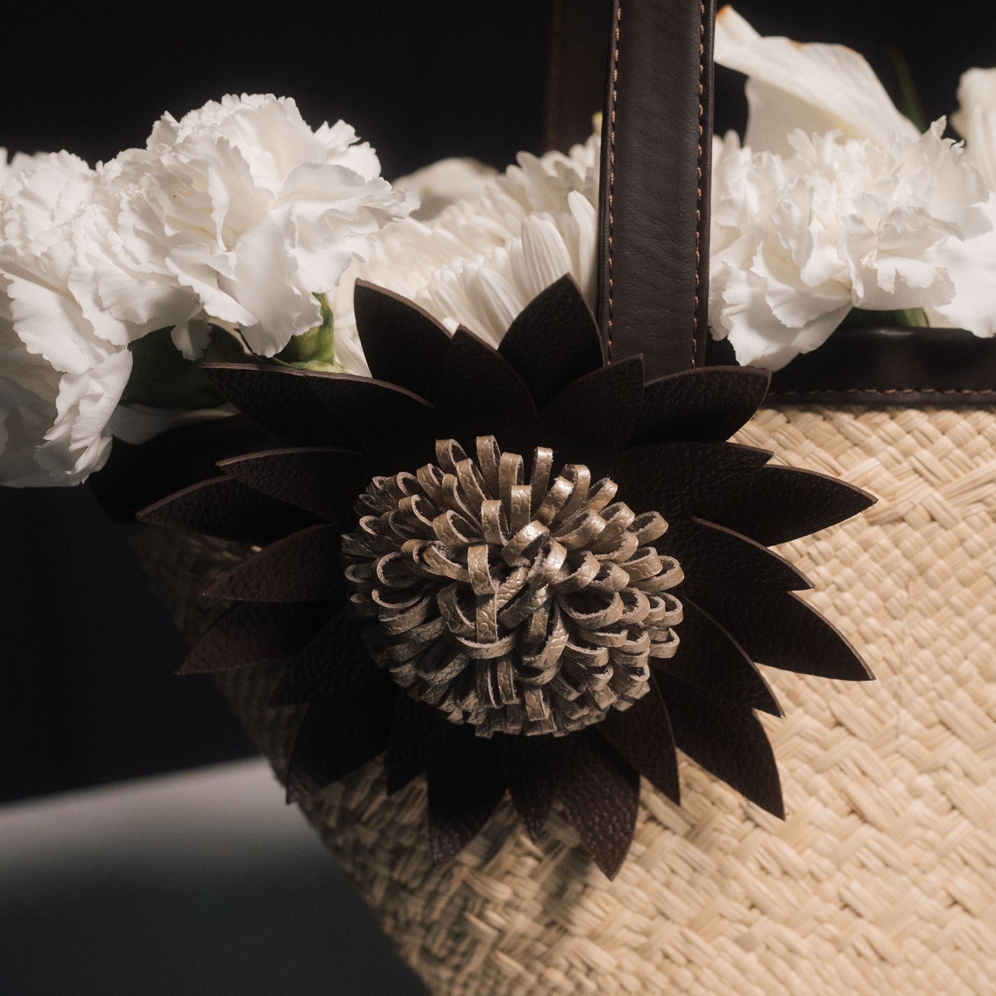 Llavero Flor Solar — Poder y Presencia