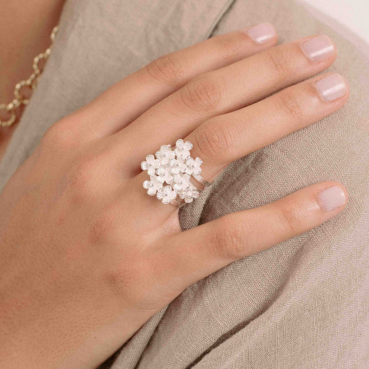 Anillo plateado Magnolia