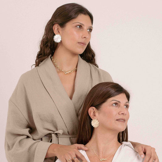 Aretes Camelia Dorados