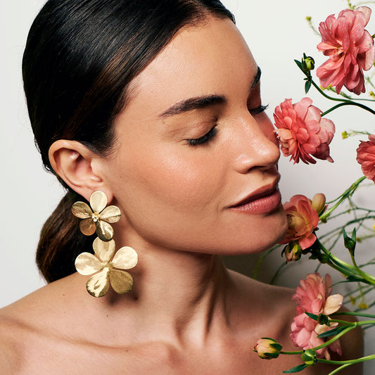 Aretes Gardenia Doradas